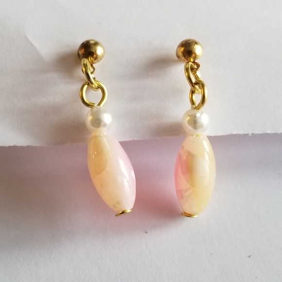 Relisted -Dainty pink and peach bead earrings gold tone white faux pearl - Picture 13 of 13